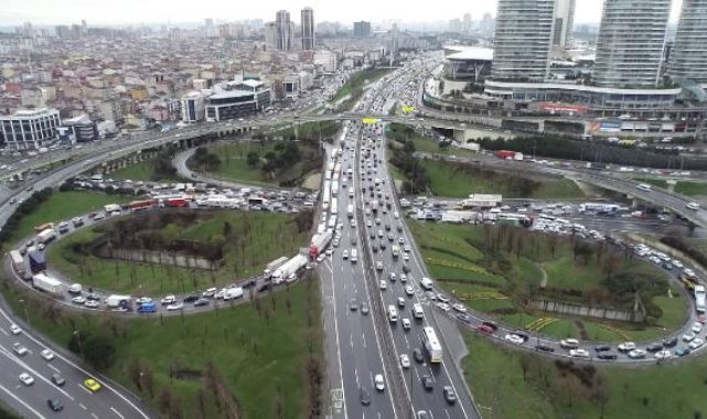 İstanbul trafiğinde Mahmutbey çilesi; çözüm Kınalı Bağlantı Yolu