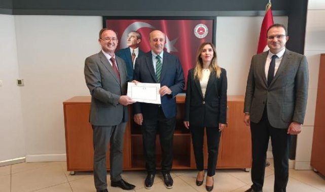 İstanbul'dan seçilen 28. dönem milletvekilleri mazbatalarını almaya başladı