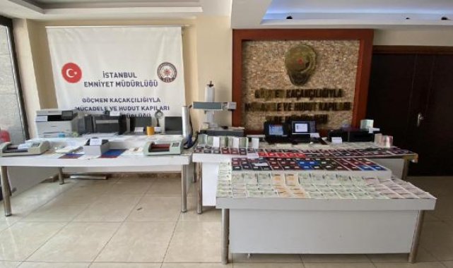 İstanbul'da sahte pasaport düzenleyen yabancı uyruklu 3 kişi yakalandı