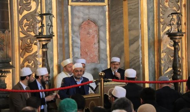 İstanbul'un Fethinin 570. yılı Ayasofya Camii'nde mevlit programıyla kutlandı