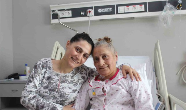 İzmir'de hastanede unutulmaz Anneler Günü