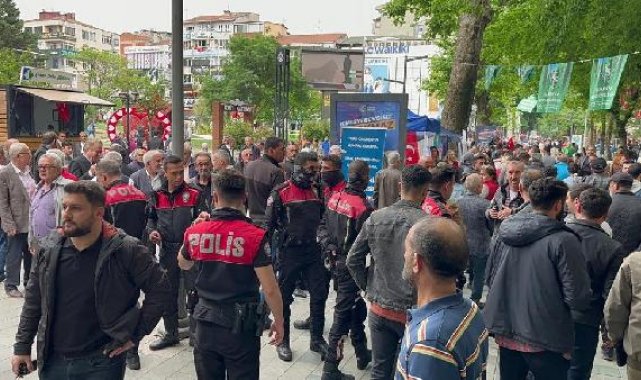 İzmit'te partililer arasında 'işaret' gerginliği
