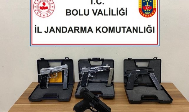 Jandarma ekiplerinin şok uygulamasına takıldılar: 4 ruhsatsız tabanca ele geçirildi