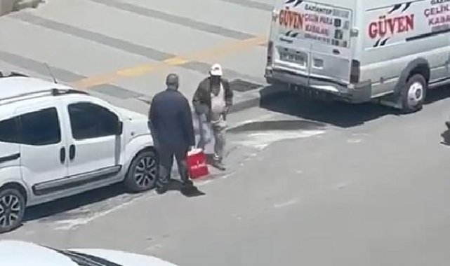 Kaçmaya çalışan cinayet şüphelisinin başına demir çubukla vurdu
