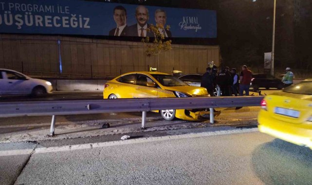 Kadıköy'de E-5'i kilitleyen zincirleme kaza: 2 yaralı