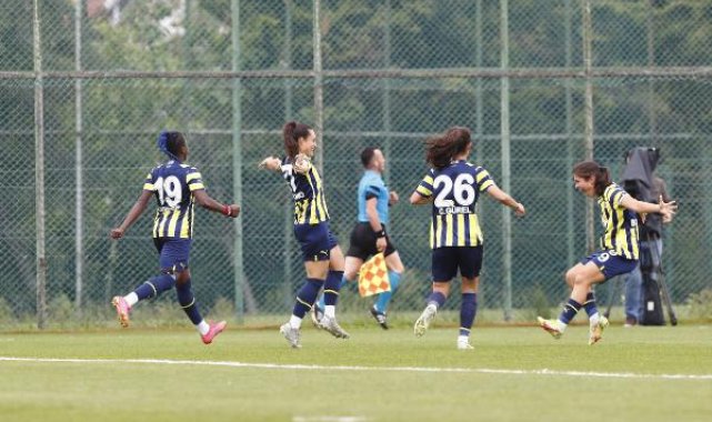 Kadınlar Futbol Süper Ligi'nde ilk finalist Fenerbahçe