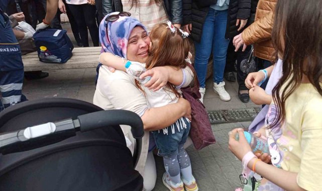 Kalabalıkta çocuğunu kaybeden anneler gözyaşları içinde kaldı