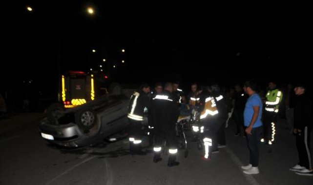 Karaman'da iki otomobilin çarpıştığı kazadan sonra sürücülerden biri kaçtı: 6 yaralı