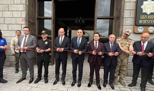 Kars'ta hükümlülerin el emeği göz nuru resimleri sergilendi