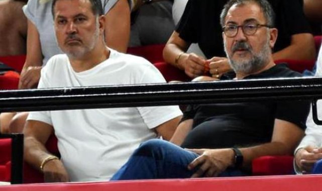 Karşıyaka'da kongre tartışması