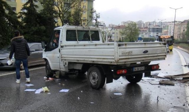 Kartal'da kamyonet refüje çarptı :1 yaralı