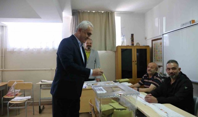 Kastamonu Valisi Avni Çakır oyunu kullandı