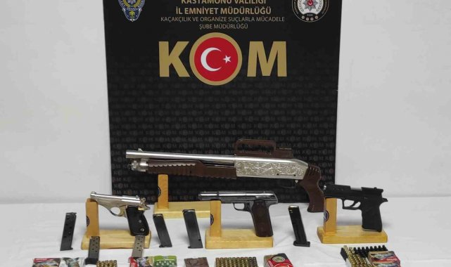 Kastamonu'da kaçak silah operasyonu: 2 gözaltı