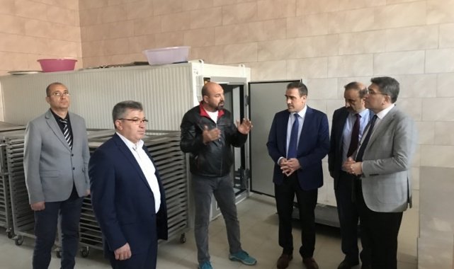 Kaymakam Memiş, başarılı girişimciyi tebrik etti