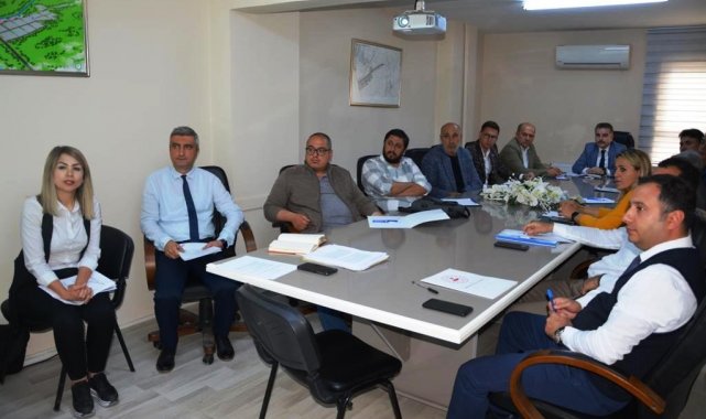 Kaymakam Odabaş; "Edremit TDİOSB'deki hedefimiz, Edremit'i süs bitkilerinde üreten bir merkez konumuna getirmektir"