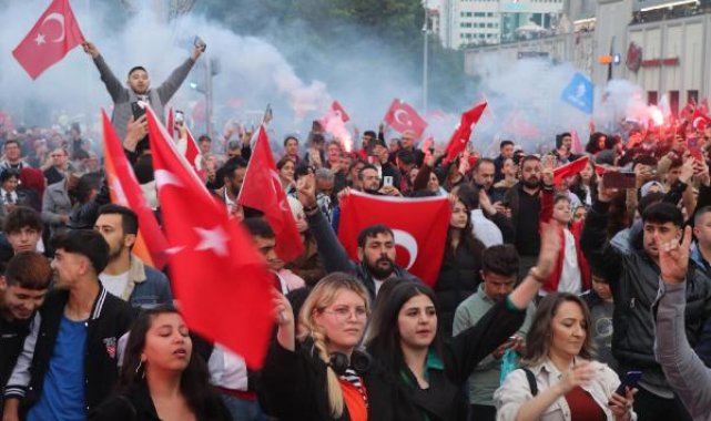 Kayseri'de, Cumhur İttifakı'ndan 'seçim' kutlaması