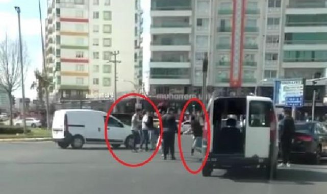 Kazadan sonra sürücülerin kavgası kamerada