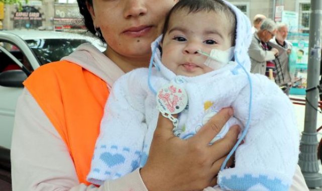 Kendisi gibi SMA'lı ikizi depremde ölen Aybüke bebeğin kampanyası yüzde 5'te kaldı