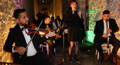 Kent müzesi olan tarihi binada Türk sanat müziği konseri
