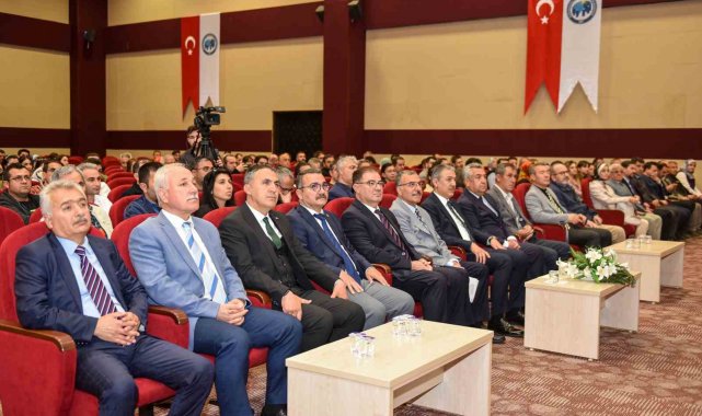 KMÜ'de elma paneli düzenlendi