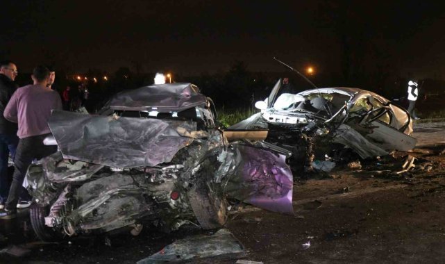 Kontrolden çıkan otomobil, karşı yönden gelen otomobile çarptı: 1 ölü, 4 yaralı