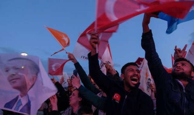 Konya'da, Cumhur İttifakı'ndan 'seçim' kutlaması