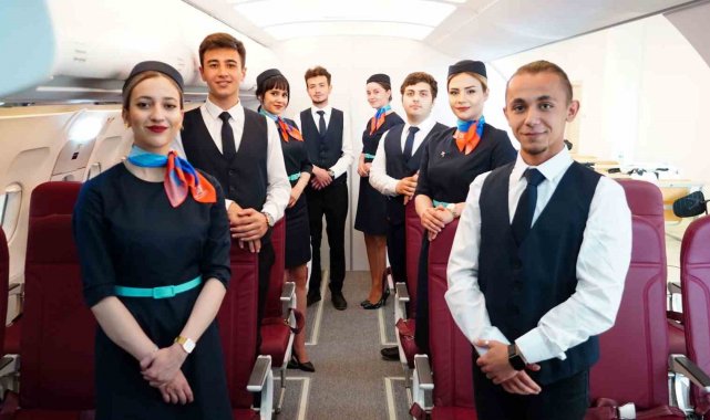 KTO Karataylı kabin memuru adayları, uygulamalı mock-up eğitimi ile gerçek uçuşa hazırlanıyor