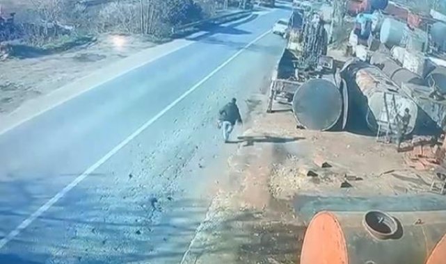 Küçükçekmece'de kendilerini polis olarak tanıtıp 200 bin lira çaldılar