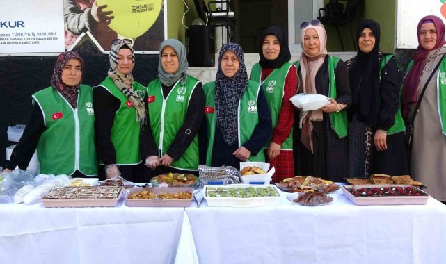 Kütahya İHH Kadın Kolları 'Hayır çarşısı' oluşturdu