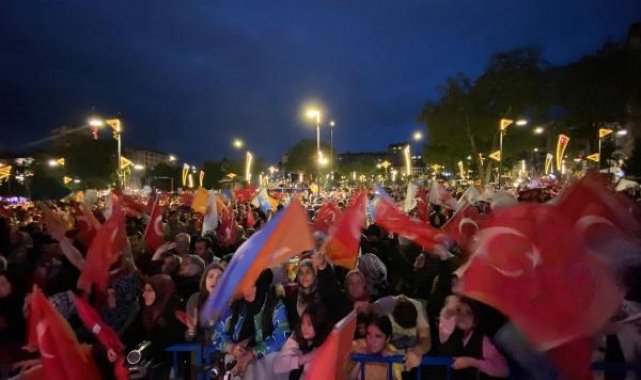 Kütahya'da, Cumhur İttifakı'ndan 'seçim' kutlaması