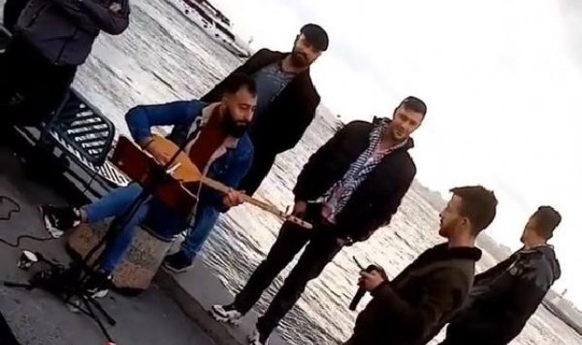 lar Kadıköy'de istediği türküyü çalmayan genci bıçaklayarak öldürdü