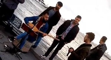 lar Kadıköy'de istediği türküyü çalmayan genci bıçaklayarak öldürdü