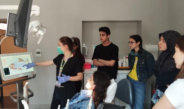 Lise öğrencileri '1 günlüğüne' üniversiteli oldu