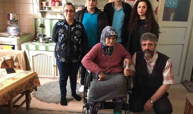 Liseden engelli vatandaşa tekerlekli sandalye