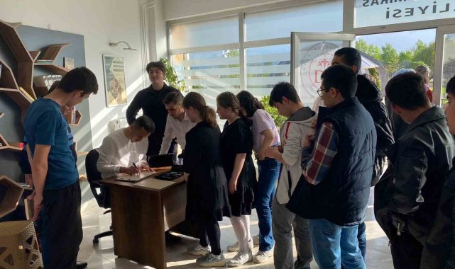 Liseli gençler, "Gençlik Haftasında" bir araya geldi