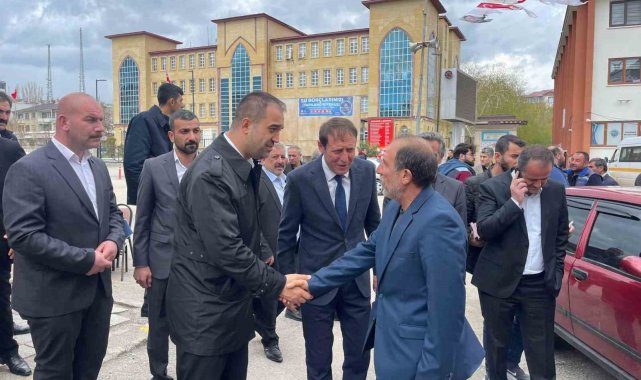 Macit Horasan'da, Çakır İspir'de seçim çalışmalarını sürdürdü
