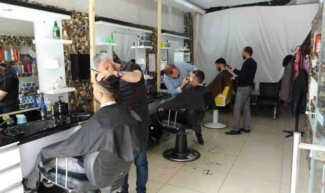Malatya'daki depremzede kuaförlerden meslek dayanışması
