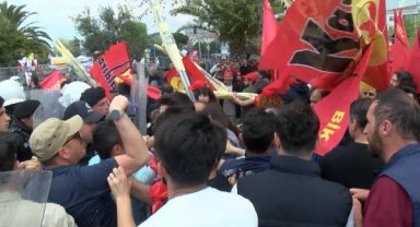 Maltepe'de miting alanına girmek isteyen gruba polis müdahalesi