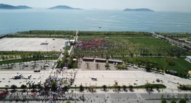Maltepe'de miting alanındaki kalabalık havadan görüntülendi