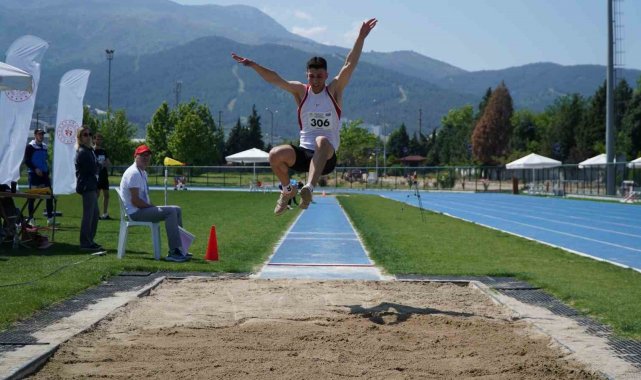 Manisa'da yapılan ÜNİLİG Atletizm Türkiye Şampiyonası sona erdi