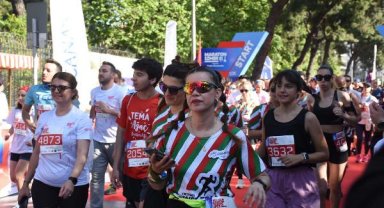 Maratonİzmir'de startı Bakan Kasapoğlu yaptı