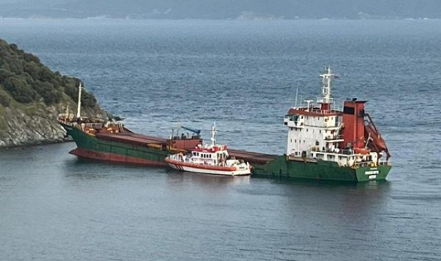 Marmara Adası açıklarında karaya oturan gemi, 3 saatte kurtarıldı