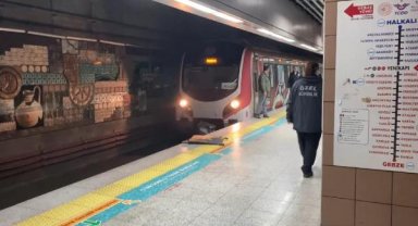 Marmaray'da intihar; seferlerde aksama yaşanıyor 