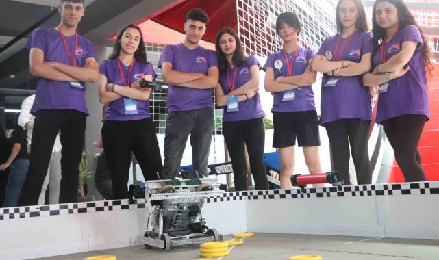 Mersin Büyükşehir Belediyesi Robotics takımı 'Vex Robotıcs' turnuvasına katıldı