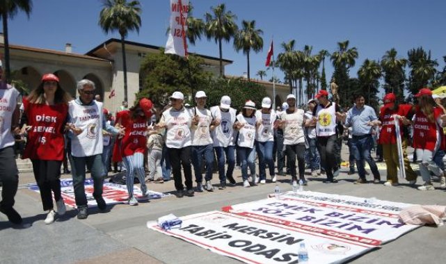 Mersin'de 1 Mayıs kutlamasında 'döviz' gerginliği
