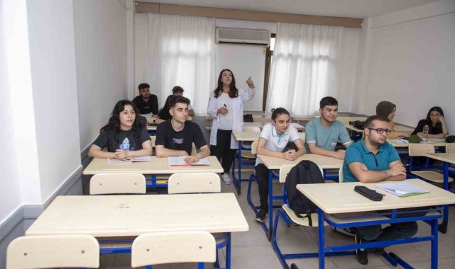 Mersin'deki kurs merkezleri depremzede öğrencilere yeniden umut oldu