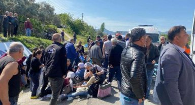 Midibüs, kamyona arkadan çarptı: 4'ü ağır 34 yaralı