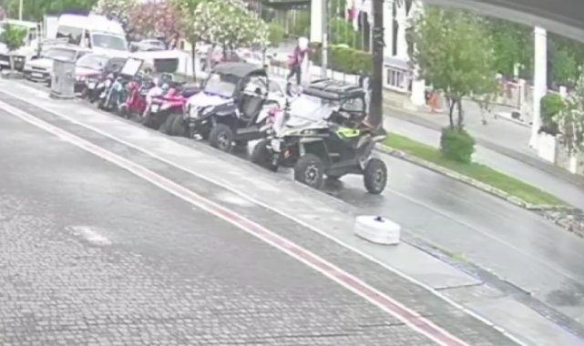 Minibüsten inip yola fırladı, gözünü hastanede açtı