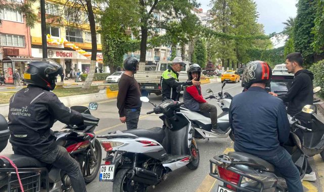 Motosiklet sürücülerine kuralların önemi anlatıldı