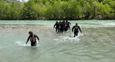 Munzur Çayı'na uçan araçtaki 3 gençten Baran'ın, 16'ncı günde cansız bedeni bulundu